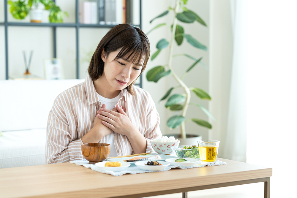 食欲がない女性